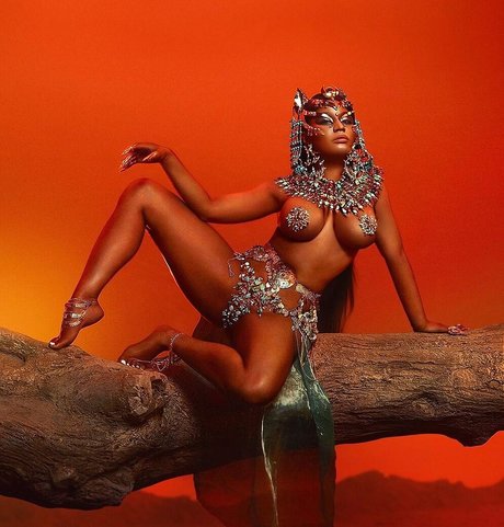Nicki Minaj photo 42