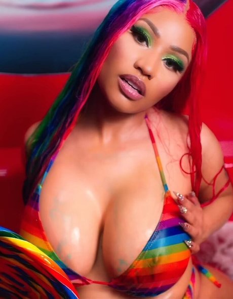 Nicki Minaj photo 47