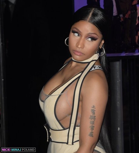 Nicki Minaj photo 117