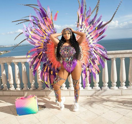 Nicki Minaj photo 323