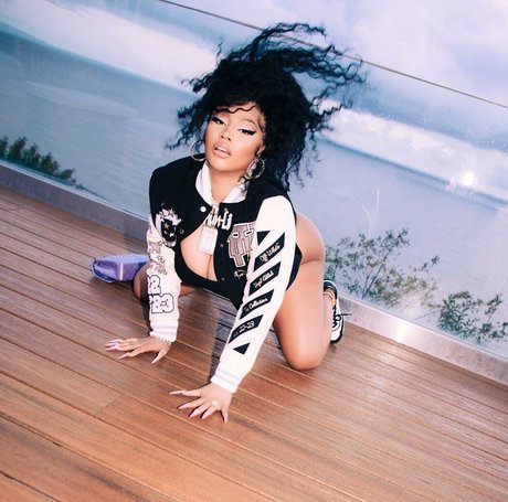 Nicki Minaj photo 329