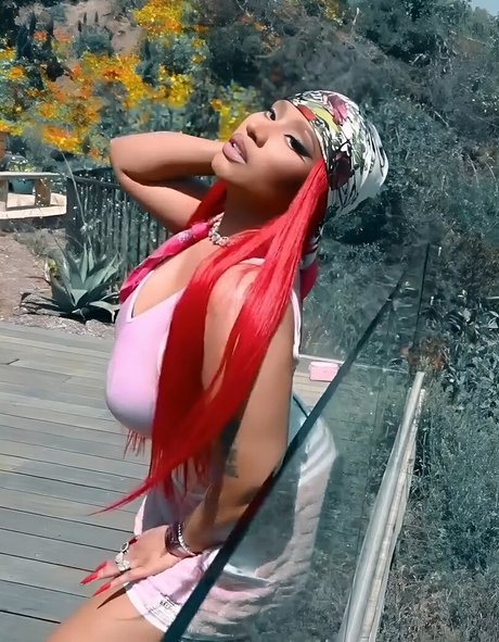Nicki Minaj photo 404