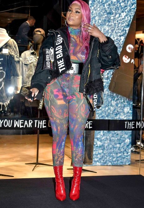 Nicki Minaj photo 414