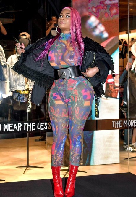 Nicki Minaj photo 417