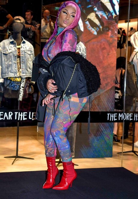 Nicki Minaj photo 420
