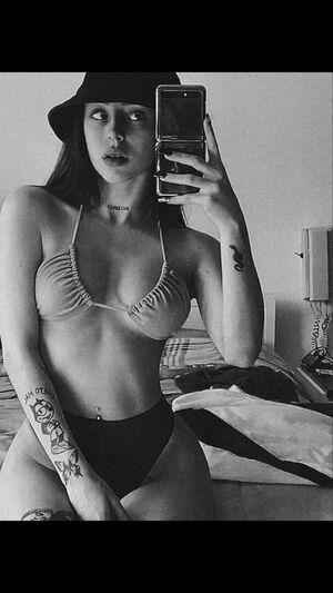 Nicki Nicole photo 3