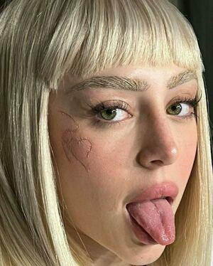 Nicki Nicole photo 12