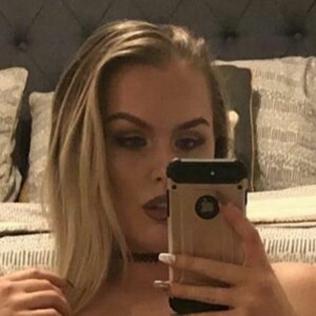 Nicole Lennox photo 10