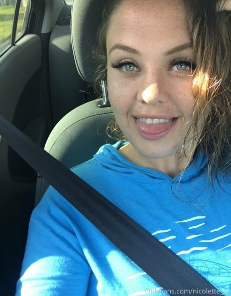 Nicolette_xx photo 5