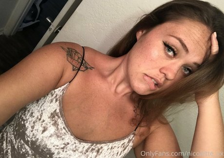 Nicolette_xx photo 7