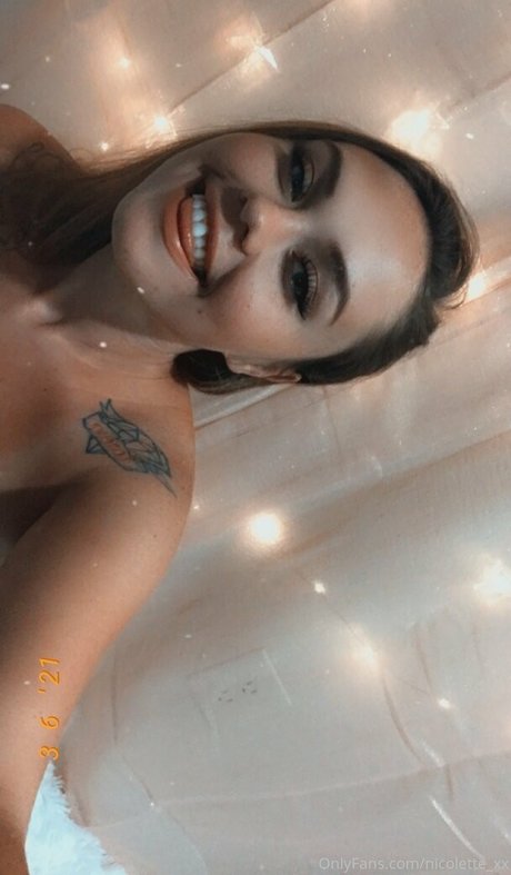 Nicolette_xx photo 9