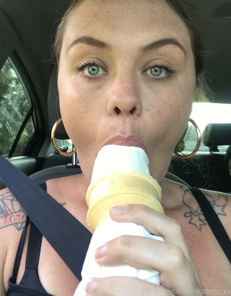 Nicolette_xx photo 22