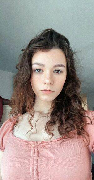 Nikki Woods photo 36