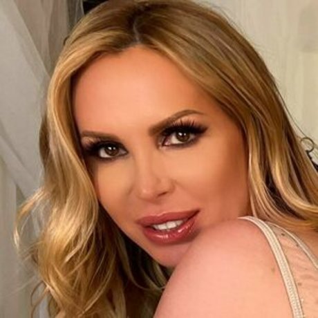 Nikkibenzfree photo 2