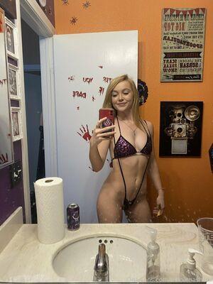 Nikole Nash photo 58