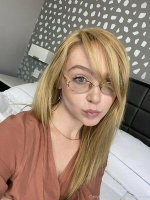 Nikole Nash photo 99