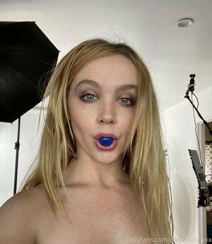 Nikole Nash photo 112
