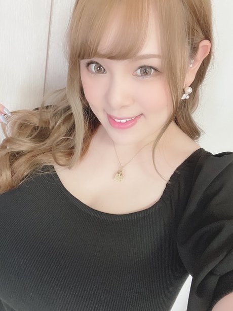 Nina Nishimura photo 300