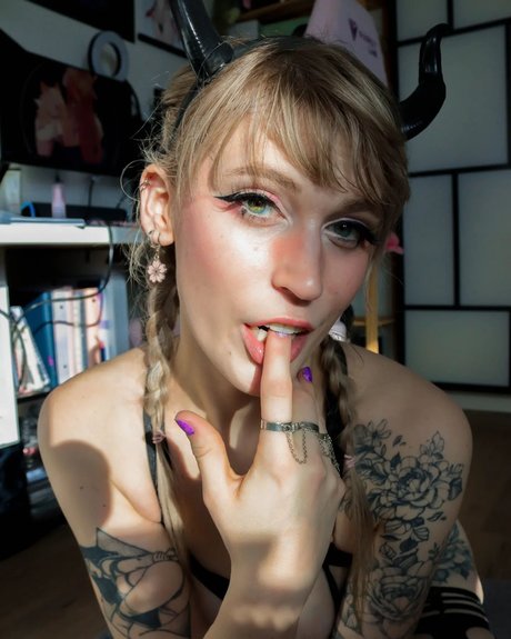 Ninfuneesa photo 31