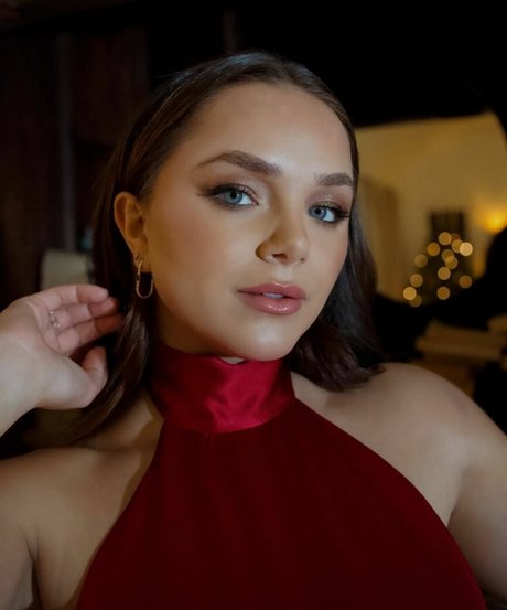 Oana Gregory photo 30