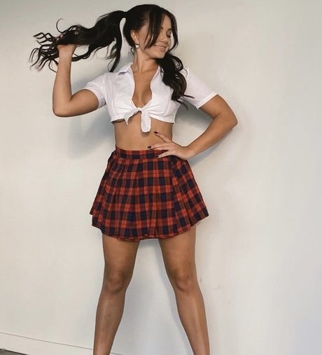 Oana Gregory photo 42