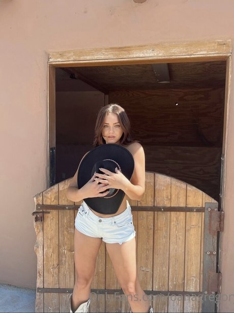 Oana Gregory photo 95