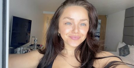 Oana Gregory photo 98