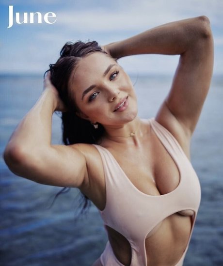 Oana Gregory photo 106