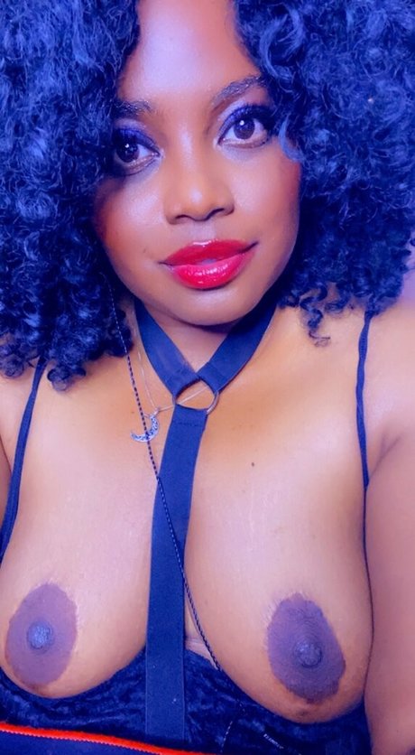 Obeygoddesslivvy photo 2