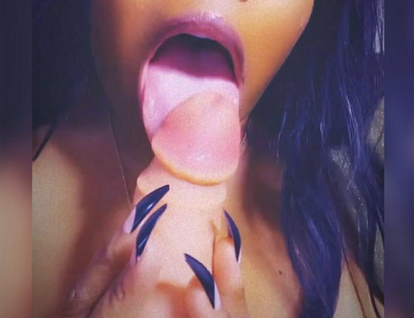 Obeygoddesslivvy photo 9