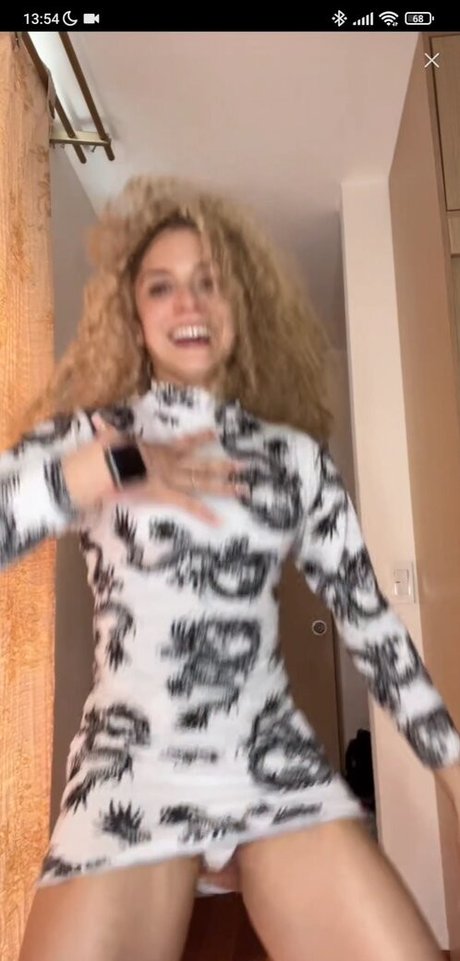 Official_miel photo 6