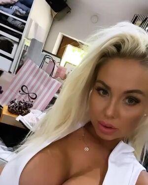 officialamandabreden photo 99