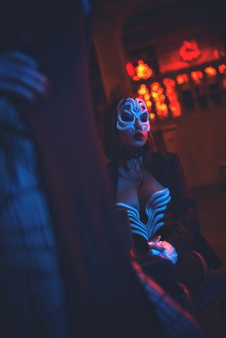 Natasha Roik photo 200