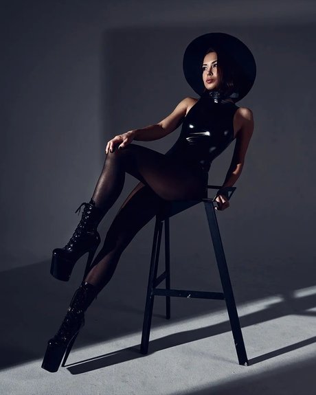 Natasha Roik photo 239