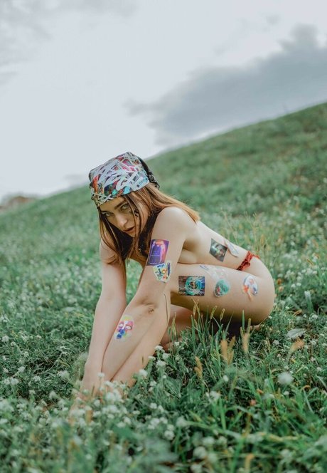 Olia Malyuchenko photo 2