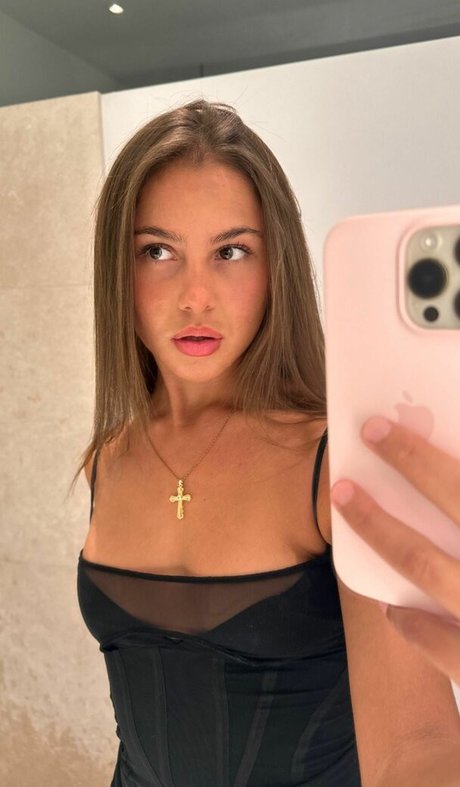 Olivia Bailey photo 14