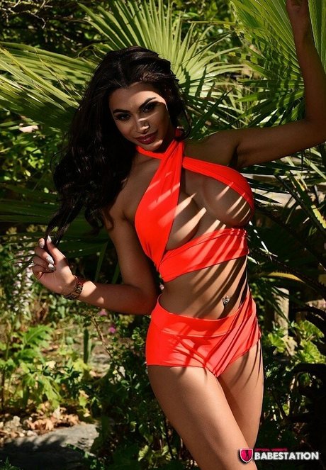 Olivia Berzinc photo 111