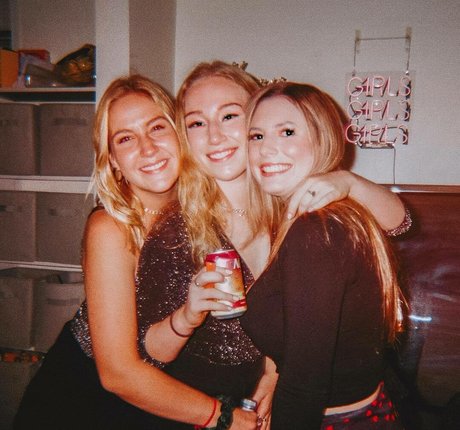 Olivia Haigh photo 79