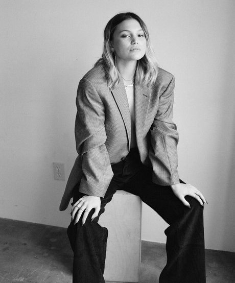 Olivia Holt photo 18