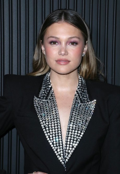 Olivia Holt photo 54