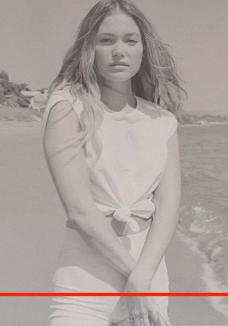 Olivia Holt photo 71