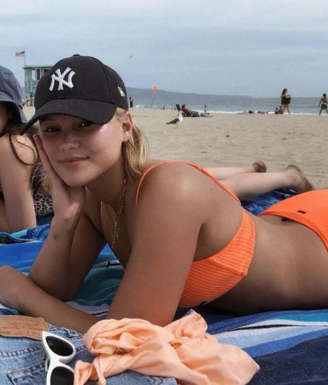 Olivia Holt photo 158