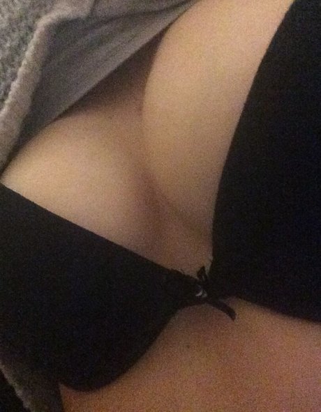 Olivia Lee photo 13