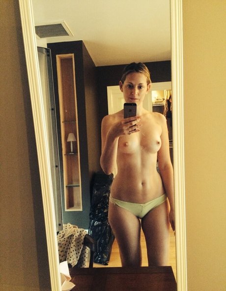 Olivia Lee photo 14
