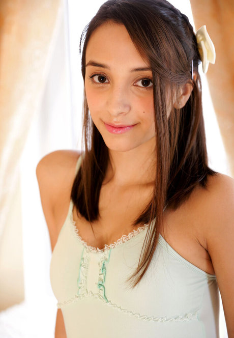 Olivia Linz photo 69