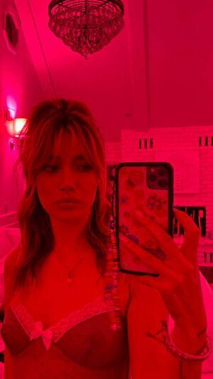 Olivia OBrien photo 40