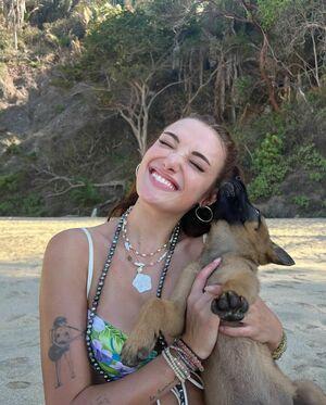 Olivia OBrien photo 235