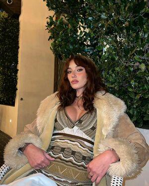 Olivia OBrien photo 259
