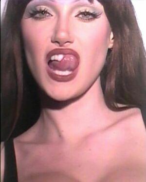Olivia OBrien photo 328