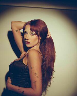Olivia OBrien photo 329